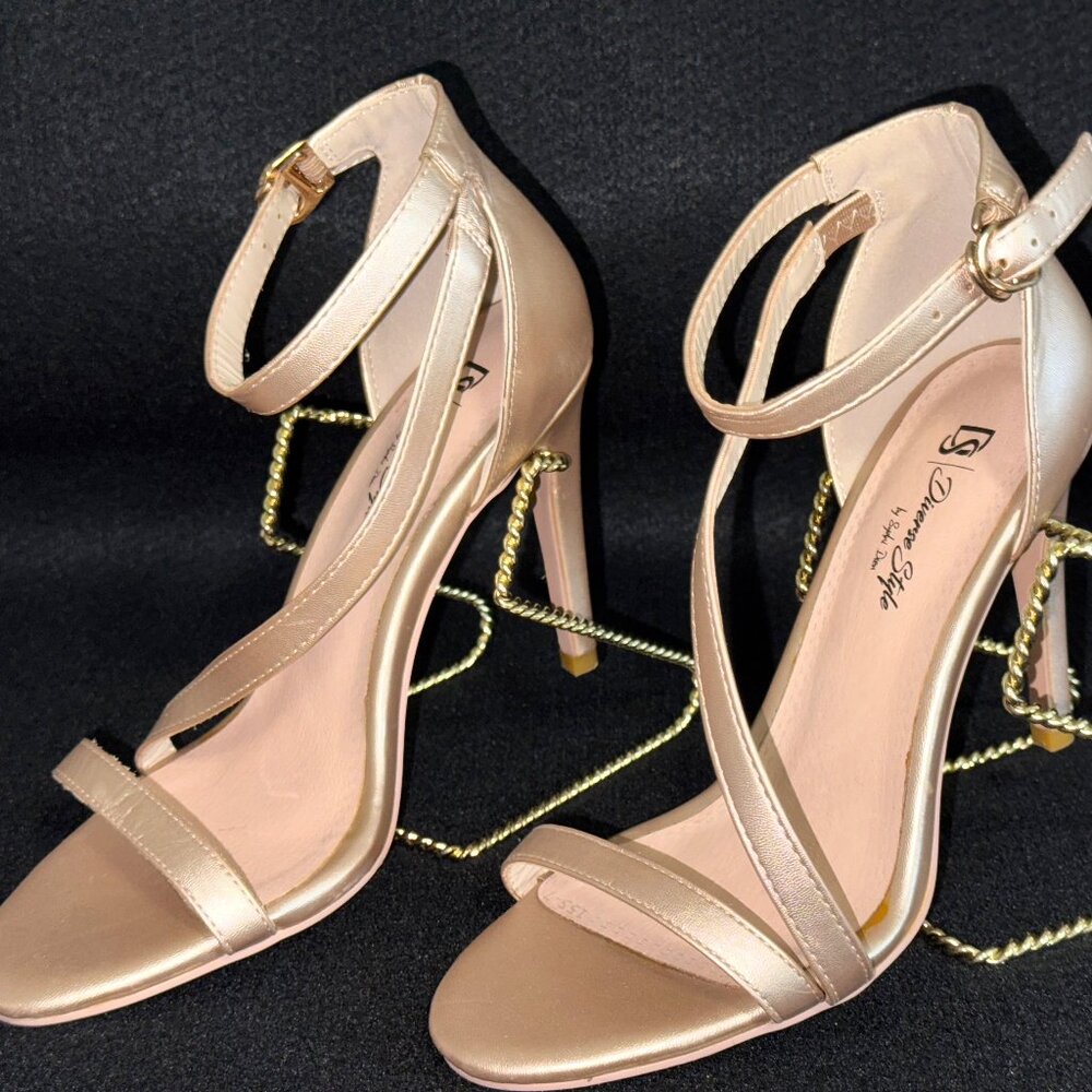 Diverse Style By Sydni Dion Crossover Strap - Size 7